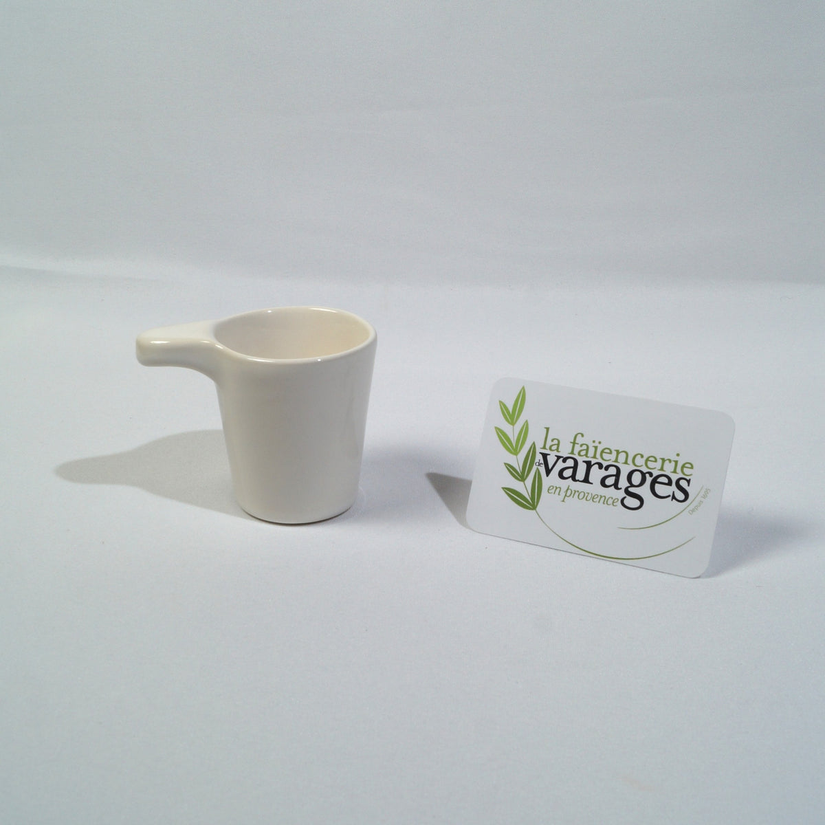 [1036] Tasse anse bec 10 - Les Essentiels (Ivoire)